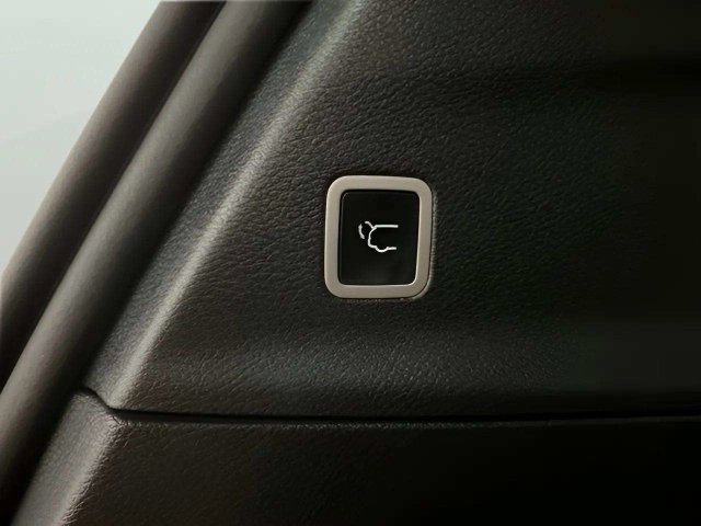 Used 2025 Chrysler Pacifica Select FWD image 9