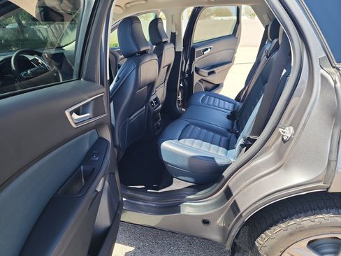 Used 2022 Ford Edge SEL w/ Sport Appearance Package AWD/4WD image 17