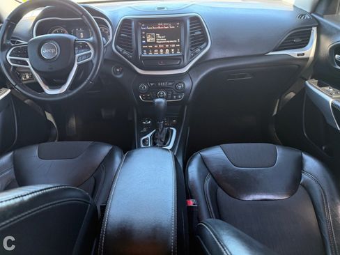 Used 2018 Jeep Cherokee Latitude Plus w/ Comfort/Convenience Group image 14