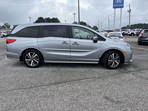 Used 2021 Honda Odyssey Touring image 3