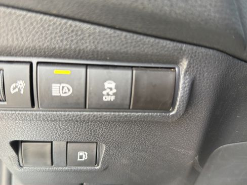 Used 2023 Toyota Corolla Cross AWD Hybrid image 22
