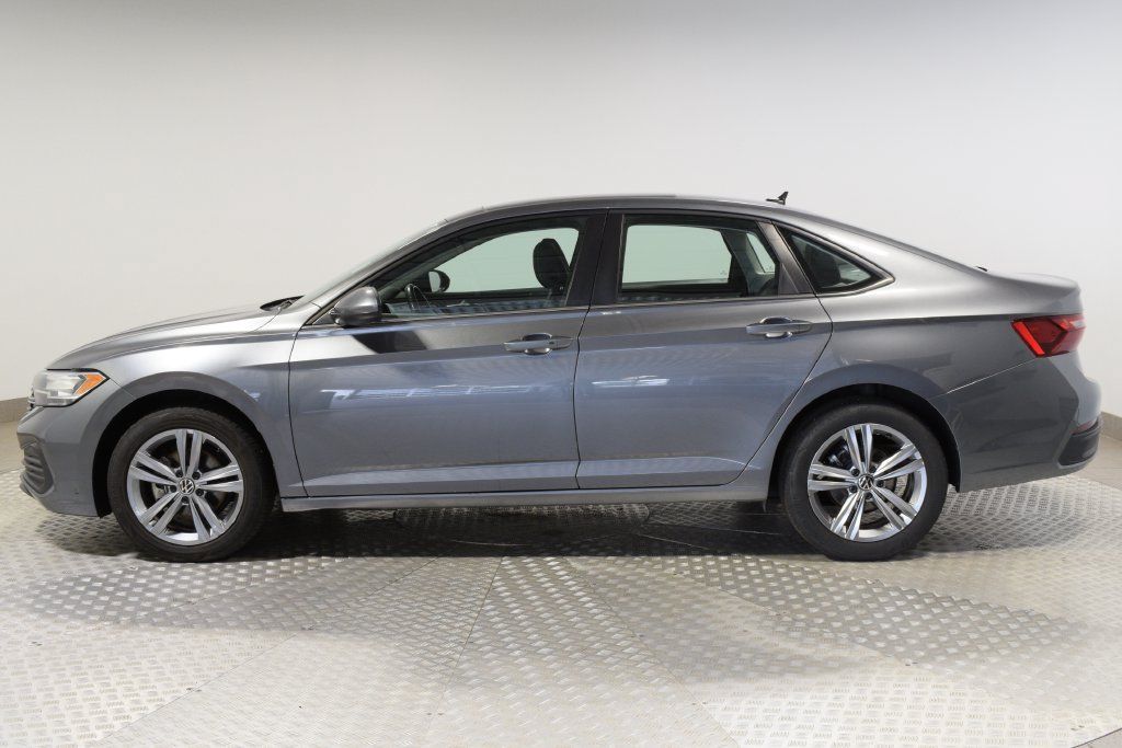 Used 2024 Volkswagen Jetta SE FWD image 10