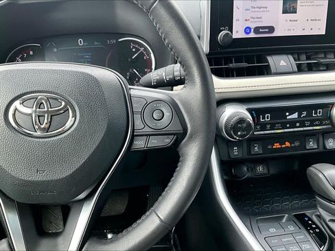 Used 2024 Toyota RAV4 XLE w/ Convenience Package AWD/4WD image 25