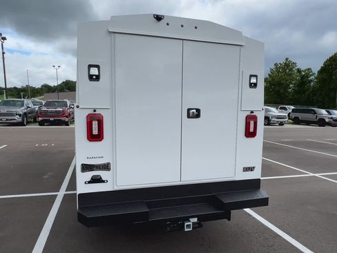 New 2025 GMC Savana 3500 w/ Power Convenience Package image 39