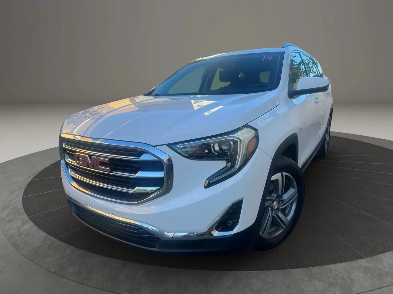 Used 2020 GMC Terrain SLT FWD image 1