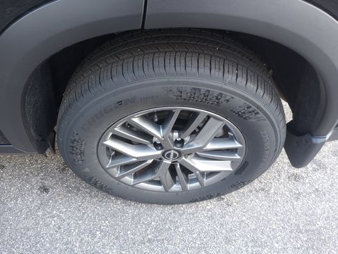 Used 2026 Nissan Rogue S FWD image 22