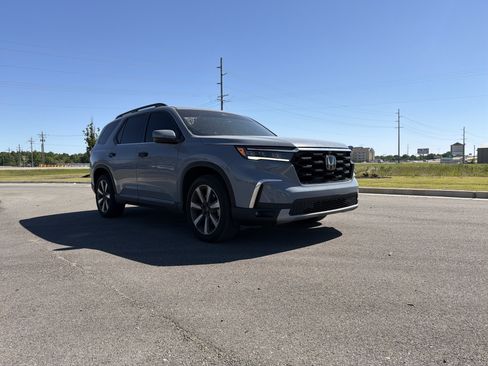 Certified 2025 Honda Pilot Elite image 7