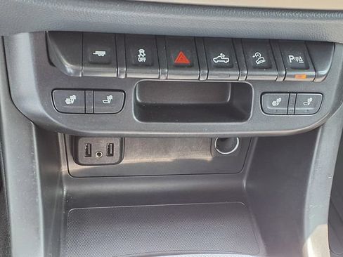 Used 2021 Chevrolet Colorado Z71 AWD/4WD image 24