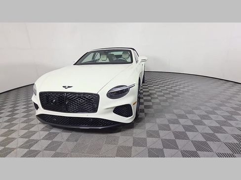 Used 2025 Bentley Continental GTC AWD/4WD image 50