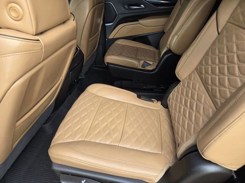 Used 2023 Cadillac Escalade Sport w/ LPO, Floor Liner Package AWD/4WD image 27