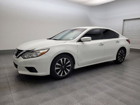 Used 2018 Nissan Altima 2.5 SV image 2