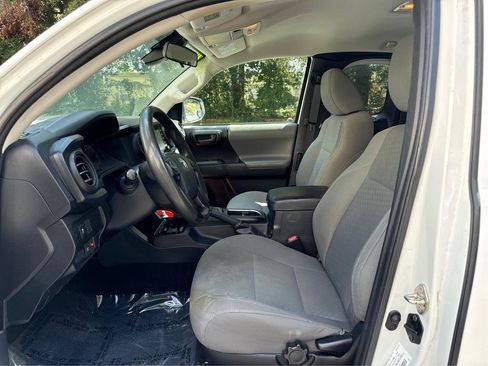 Used 2020 Toyota Tacoma SR RWD image 9