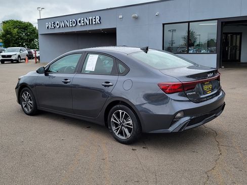 Used 2023 Kia Forte LXS FWD image 3