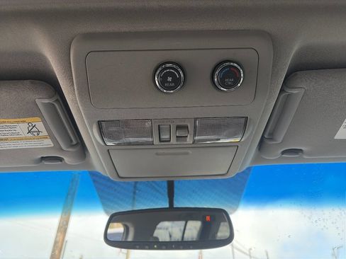 Used 2008 Nissan Pathfinder SE w/ Premium Pkg image 39