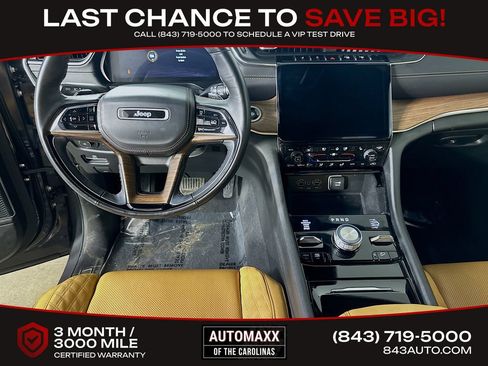 Used 2022 Jeep Grand Cherokee Summit w/ Luxury Tech Group V AWD/4WD image 17