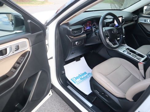 Used 2020 Ford Explorer Limited w/ Class III Trailer Tow Package image 3