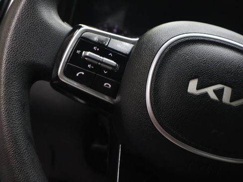 Used 2023 Kia Sorento LX FWD image 20