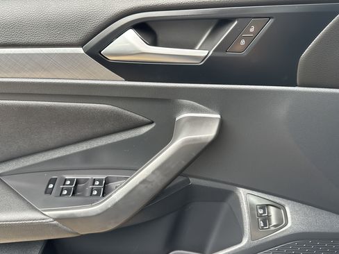 Used 2024 Volkswagen Jetta SE image 26