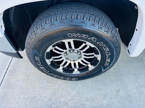 Used 2011 GMC Sierra 1500 SLE w/ Power Tech Package image 29