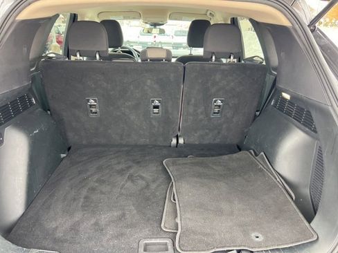 Certified 2020 Ford Escape SE image 17