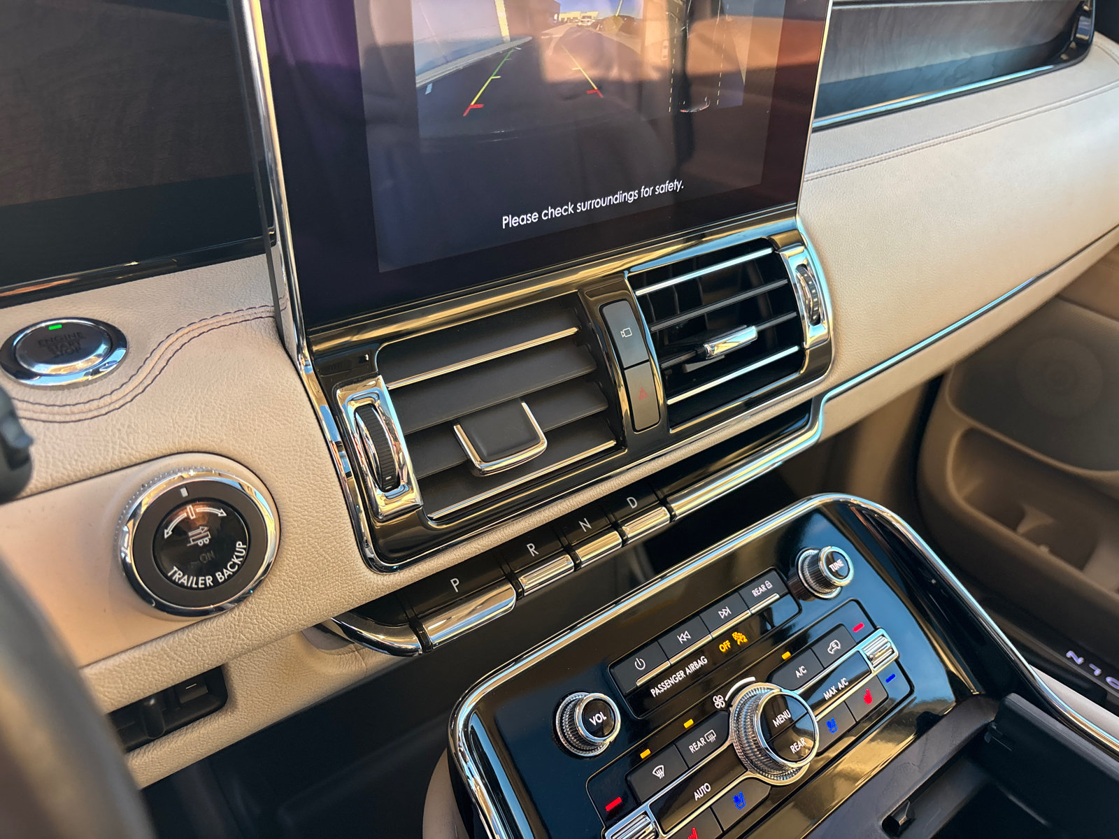 Certified 2020 Lincoln Navigator Reserve w/ Luxury Package AWD/4WD image 21