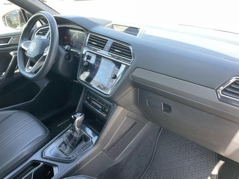 Used 2023 Volkswagen Tiguan SE R-Line image 29