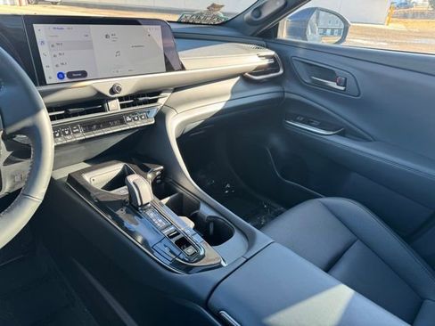 Certified 2025 Toyota Crown Signia Limited w/ Advanced Technology Package image 19