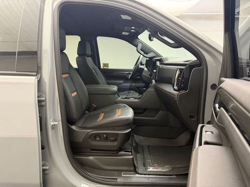 Used 2025 GMC Sierra 2500 AT4 w/ AT4 Premium Plus Package AWD/4WD image 28