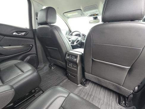 Used 2023 GMC Acadia SLT FWD image 17