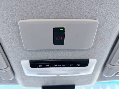 Used 2024 Nissan Kicks SV FWD image 14