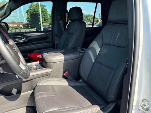 Used 2024 Chevrolet Tahoe RST w/ Luxury Package AWD/4WD image 10