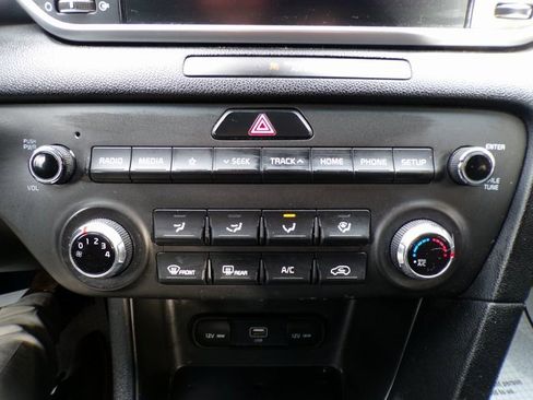 Used 2020 Kia Sportage LX image 23