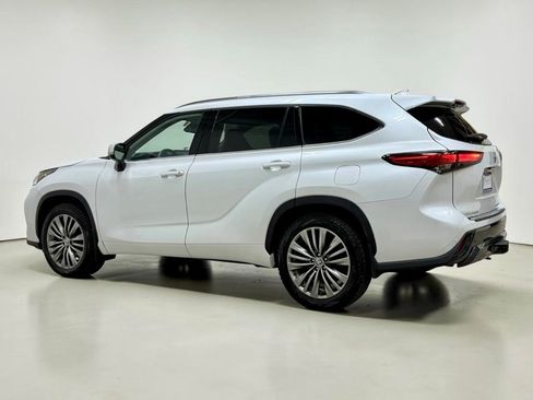Used 2022 Toyota Highlander Limited image 19