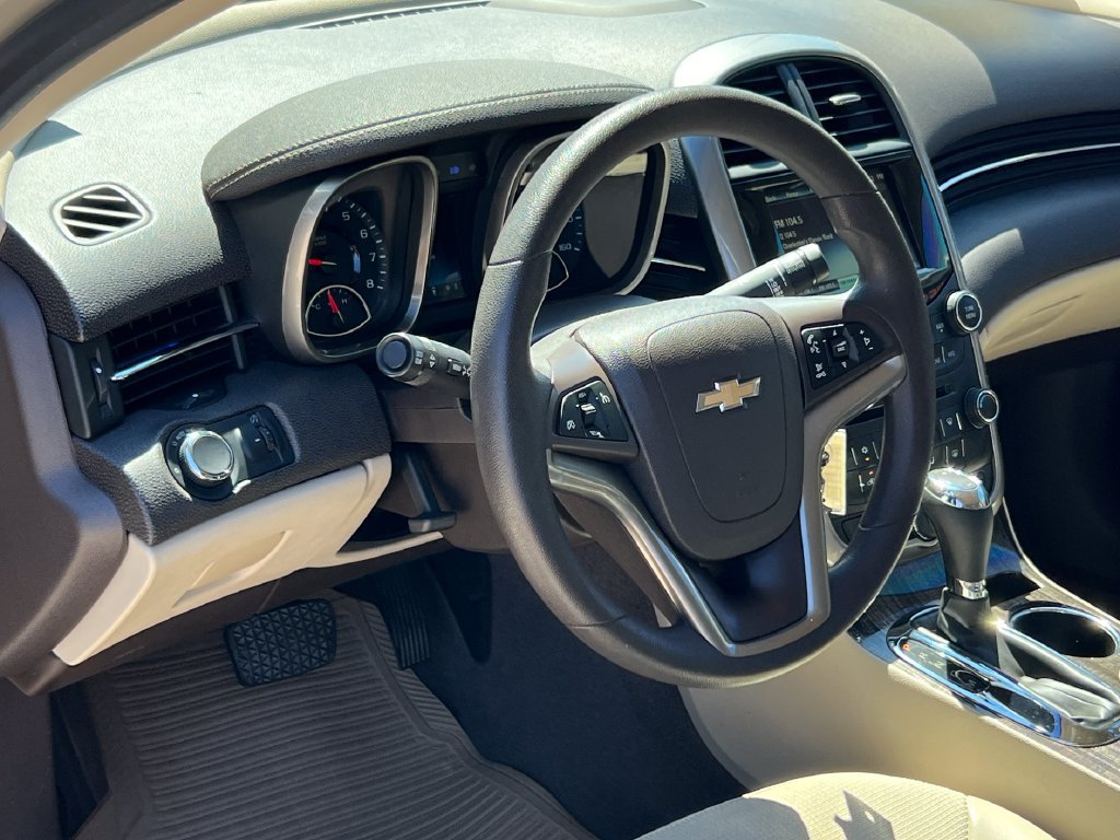Used 2014 Chevrolet Malibu LT w/ Power Convenience Package FWD image 5
