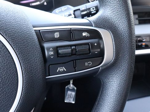Used 2025 Kia Sportage LX FWD image 24
