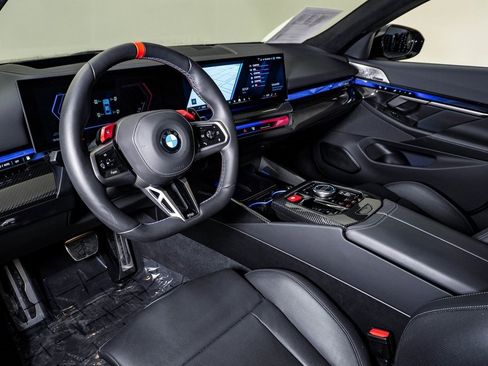 Used 2026 BMW M5 w/ Executive Package image 26