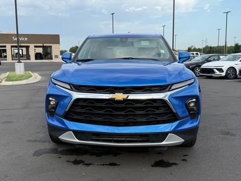 Used 2025 Chevrolet Blazer LT AWD/4WD image 2