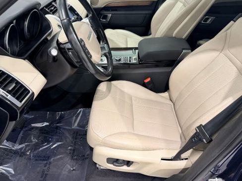 Used 2017 Land Rover Discovery HSE AWD/4WD image 52