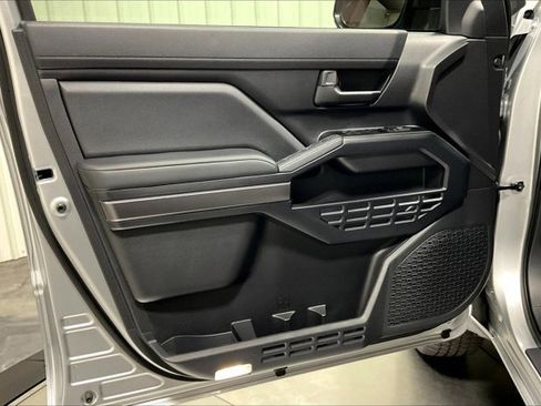 Used 2025 Toyota 4Runner SR5 image 22