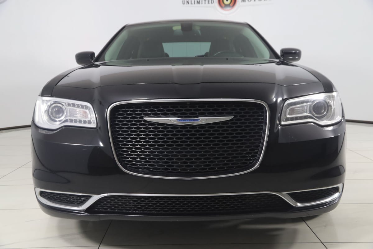 Used 2015 Chrysler 300 Limited RWD image 45