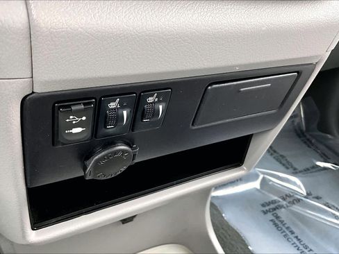 Used 2017 Toyota Sienna XLE image 33