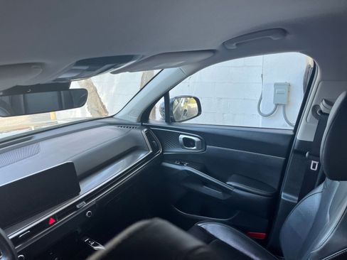 Used 2024 Kia Sorento S image 37