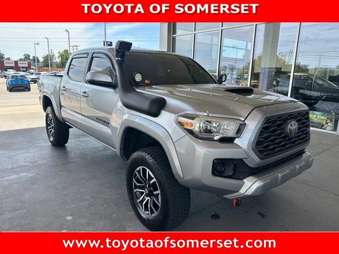 Used 2020 Toyota Tacoma TRD Sport AWD/4WD image 1