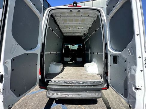 Used 2021 Mercedes-Benz Sprinter 3500 image 14