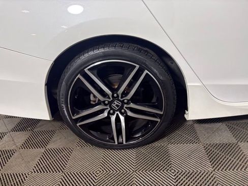Used 2016 Honda Accord Sport image 22
