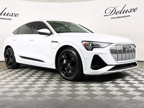 Used 2022 Audi e-tron Premium Plus w/ Premium Plus Package AWD/4WD image 1