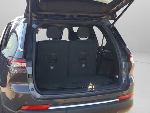 New 2025 Jeep Grand Cherokee L Laredo w/ Luxury Tech Group I RWD image 27