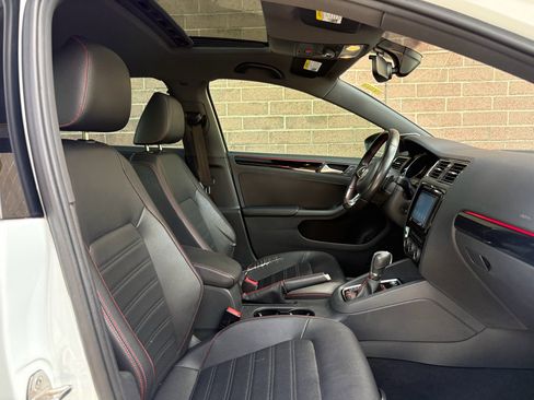 Used 2017 Volkswagen Jetta GLI FWD image 26