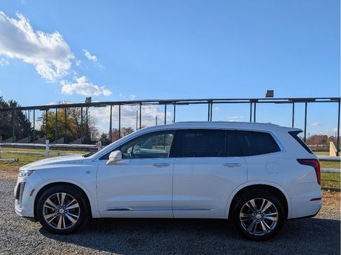 Used 2020 Cadillac XT6 Premium Luxury w/ Platinum Package image 3