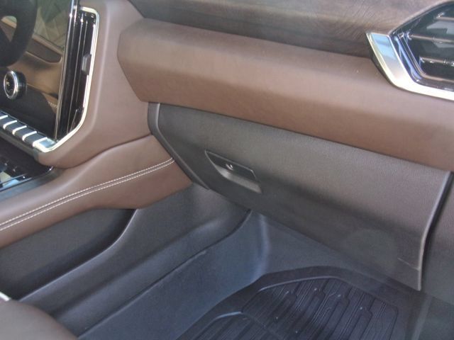 Used 2026 GMC Yukon Denali Ultimate AWD/4WD image 39
